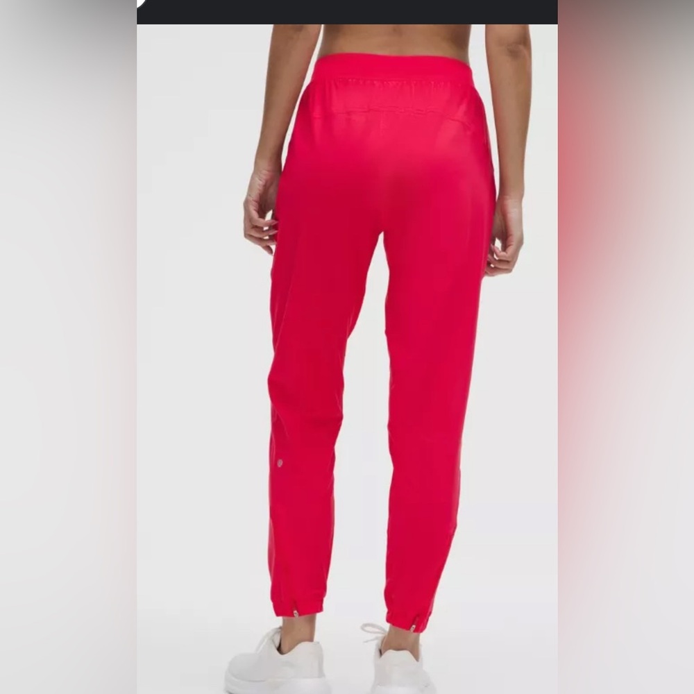 Lululemon Adapted state HR Jogger Red Glow Woman Size 2 NEW